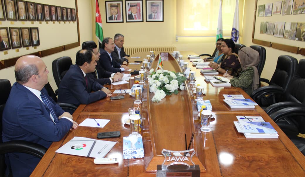 بحث التعاون بين جمعية رجال الأعمال والسفارة السريلانكية