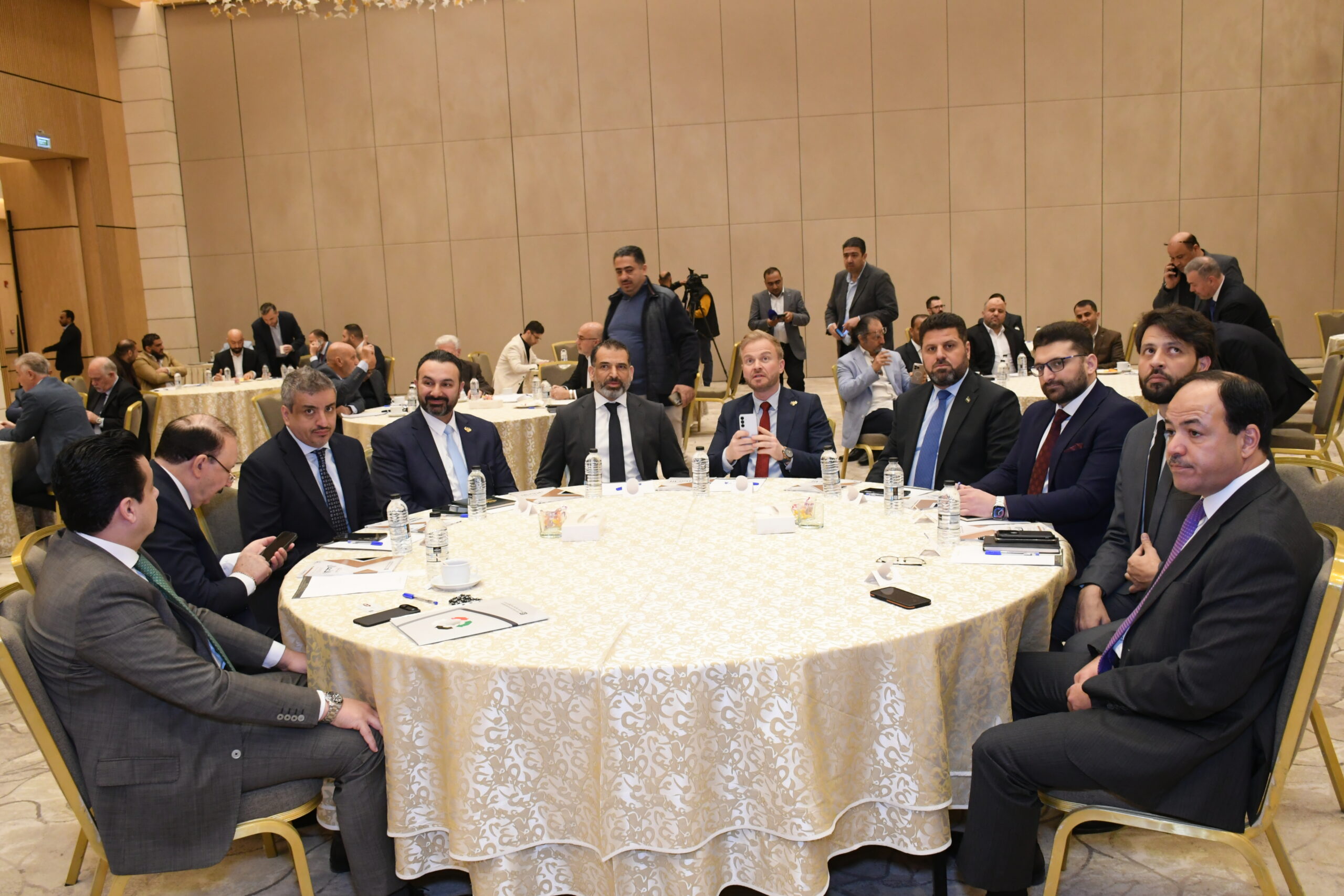 “رجال الأعمال” تبحث مع “الاستثمار السورية” تعزيز الشراكات الاقتصادية
