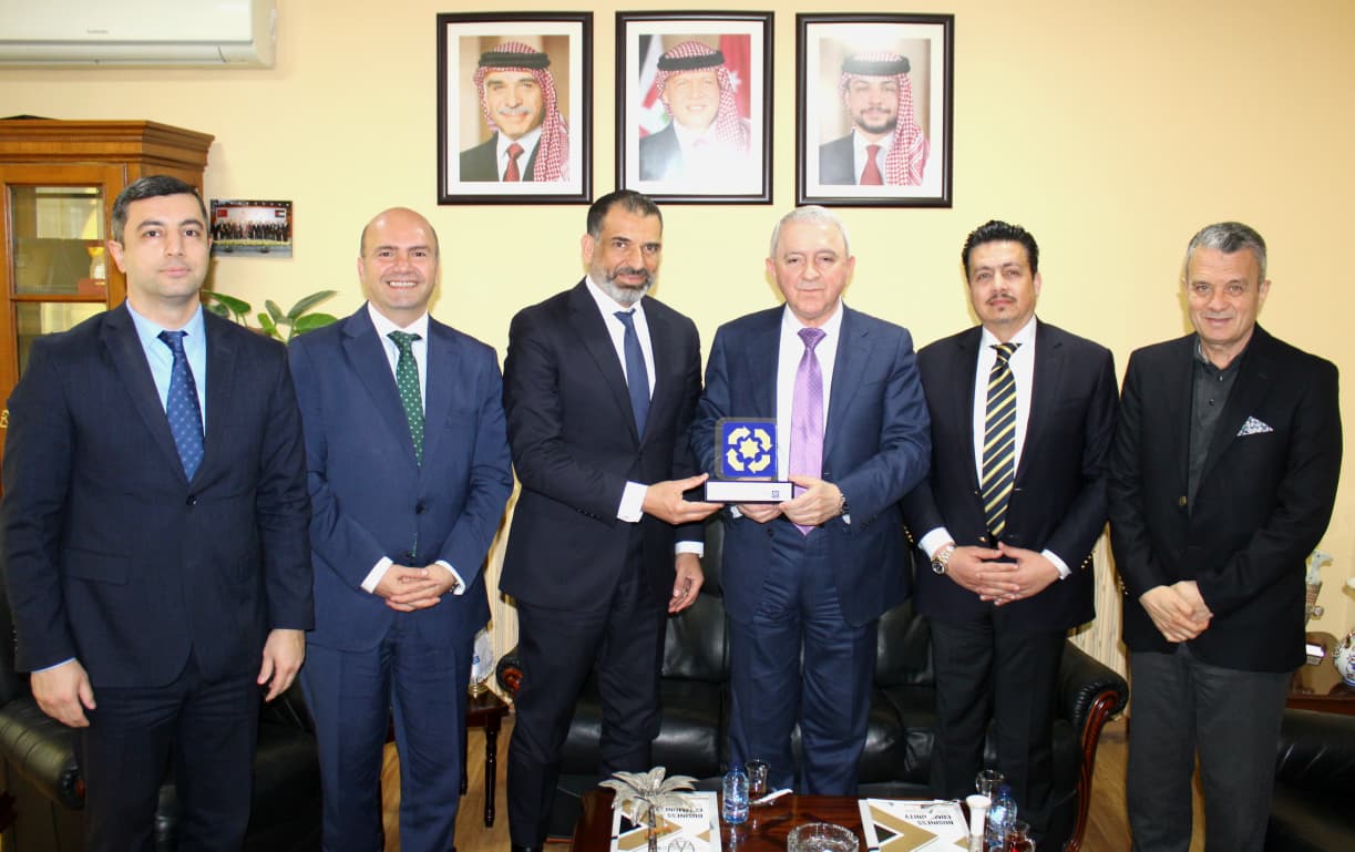 “رجال الأعمال” والسفير الأذربيجاني يبحثان تعزيز التعاون الاقتصادي