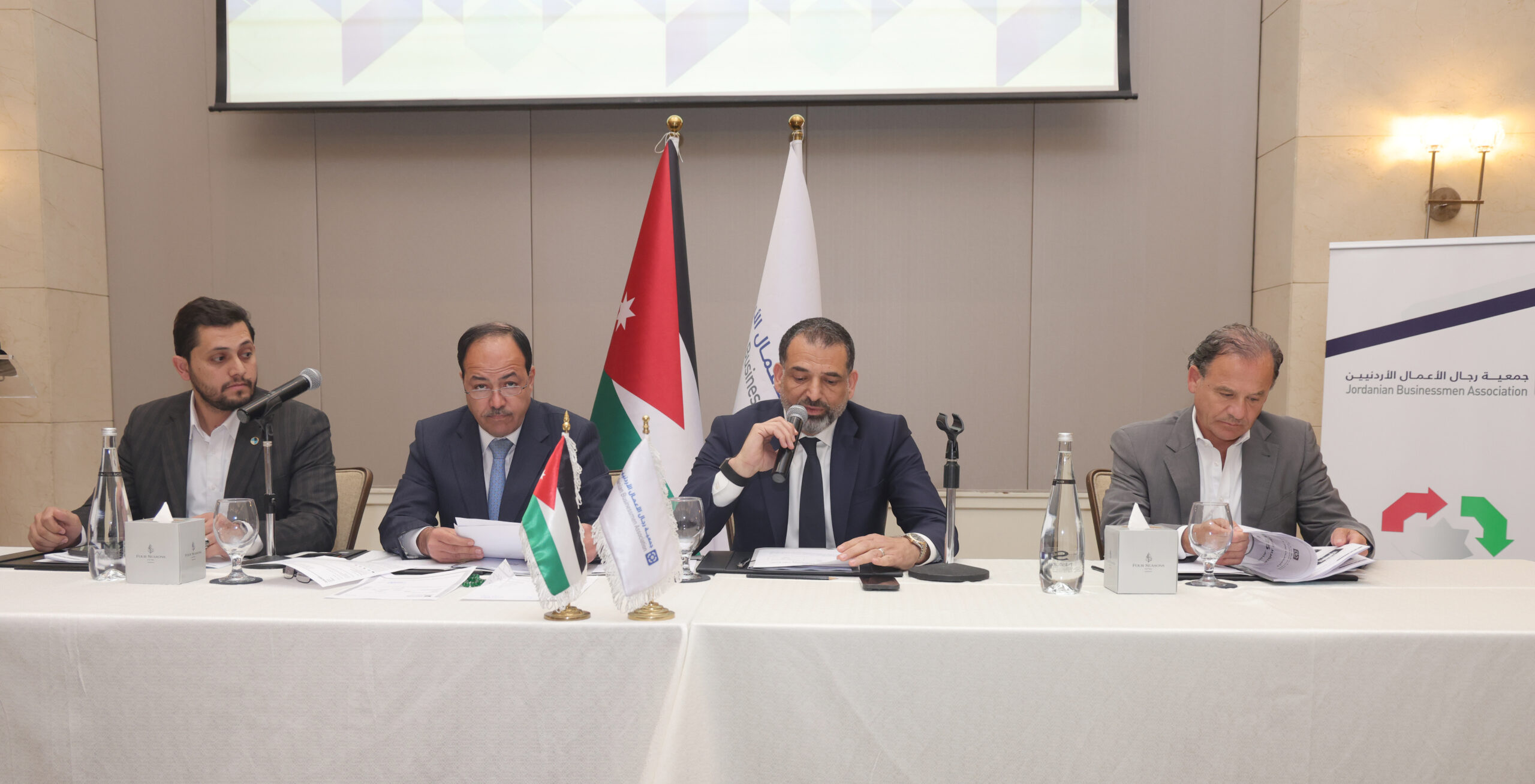 “رجال الأعمال”: الاقتصاد الوطني عكس مسارا إيجابيا العام الماضي